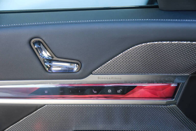 2025 BMW 7 Series 750e xDrive