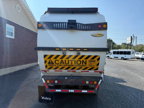 2014 Freightliner 108 SD
