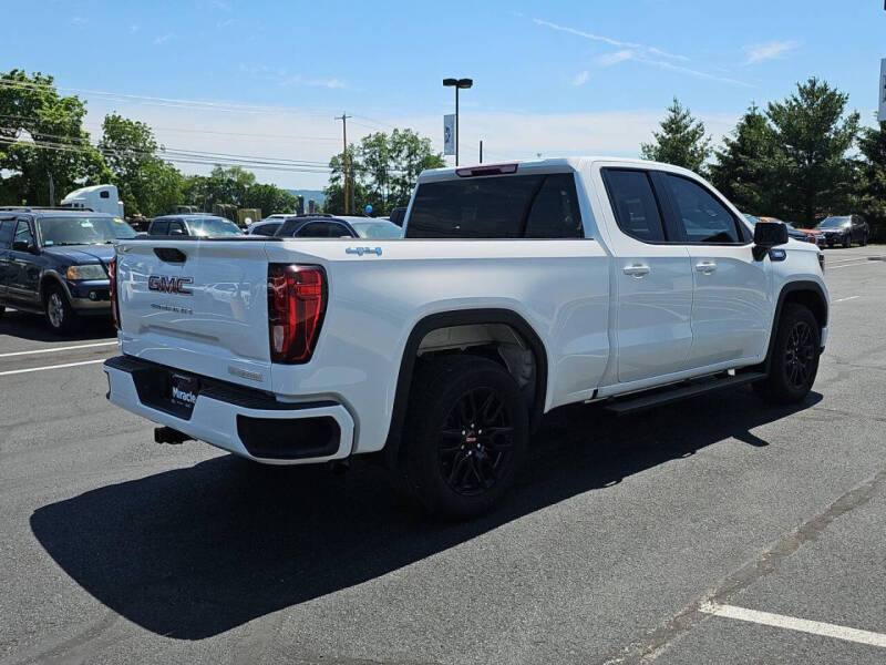 2025 GMC Sierra 1500 Elevation Standard