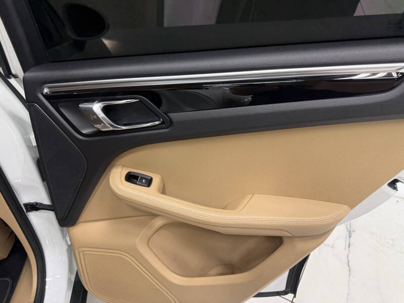 2017 Porsche Macan