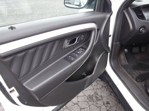 2017 Ford Taurus SEL