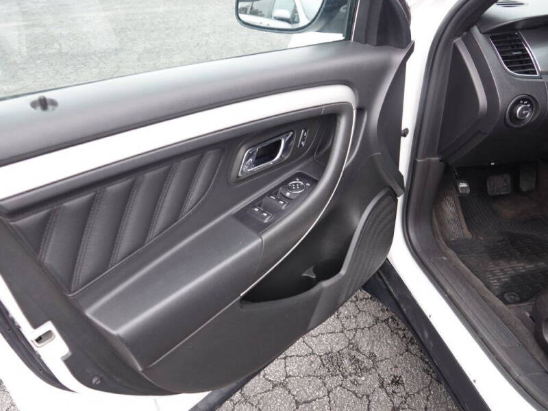 2017 Ford Taurus SEL