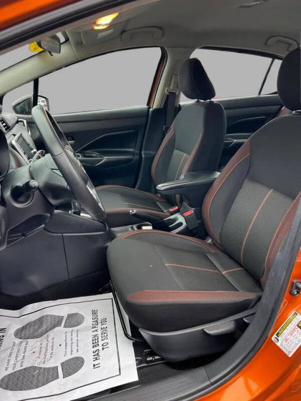 2021 Nissan Versa SR