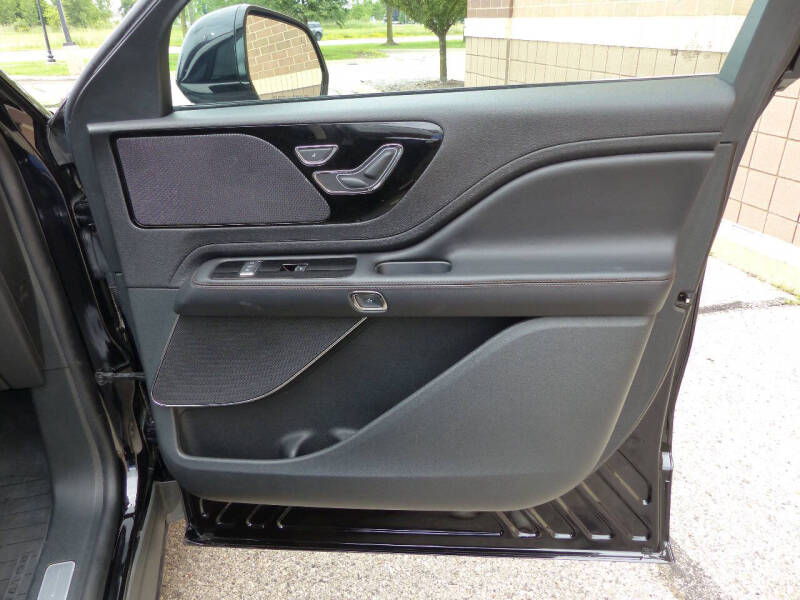 2023 Lincoln Aviator Standard