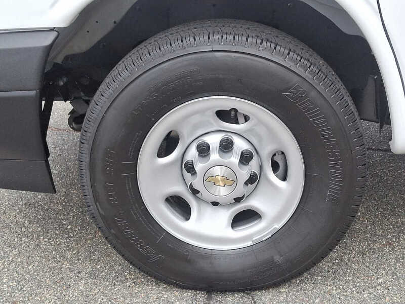 2025 Chevrolet Express 2500