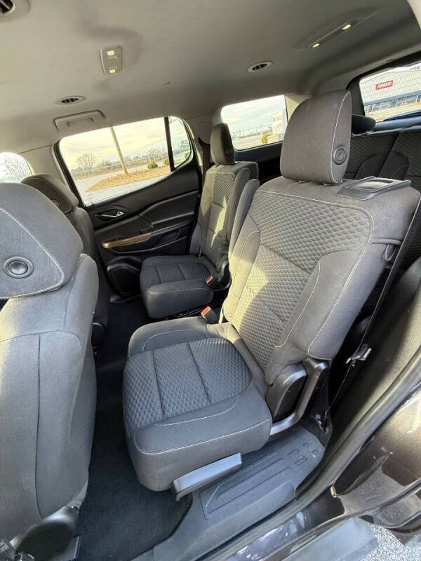 2017 GMC Acadia SLE-2