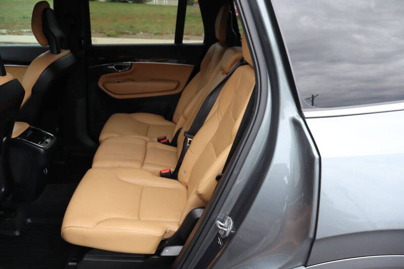 2018 Volvo XC90 T6 Momentum