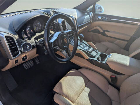 2017 Porsche Cayenne S E-Hybrid Platinum Edition