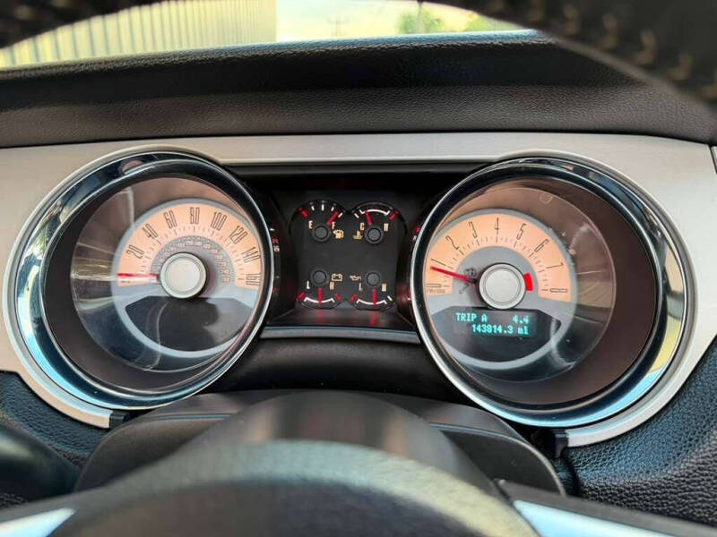 2012 Ford Mustang V6 Premium