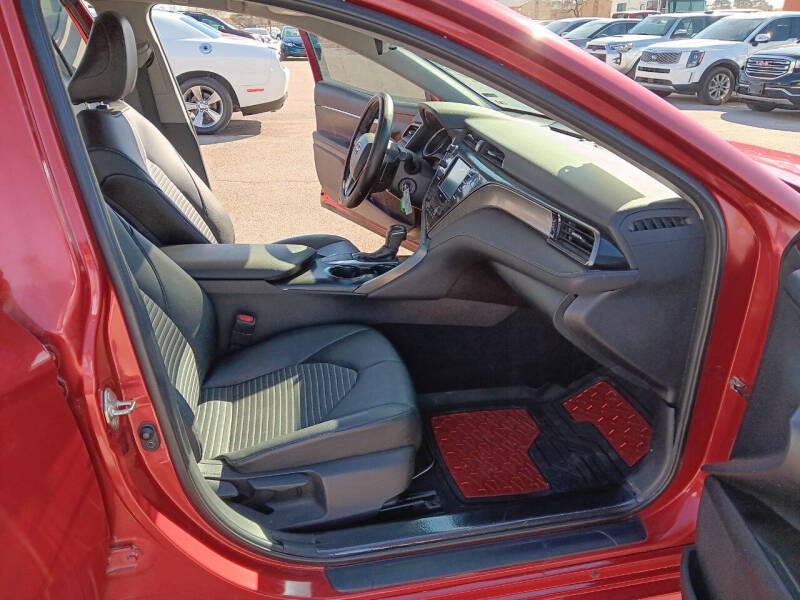 2020 Toyota Camry SE