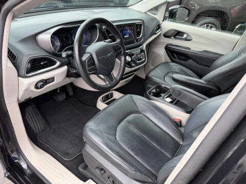 2020 Chrysler Pacifica Touring L