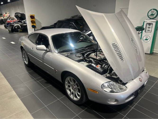 2002 Jaguar XJR