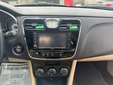 2011 Chrysler 200 Limited