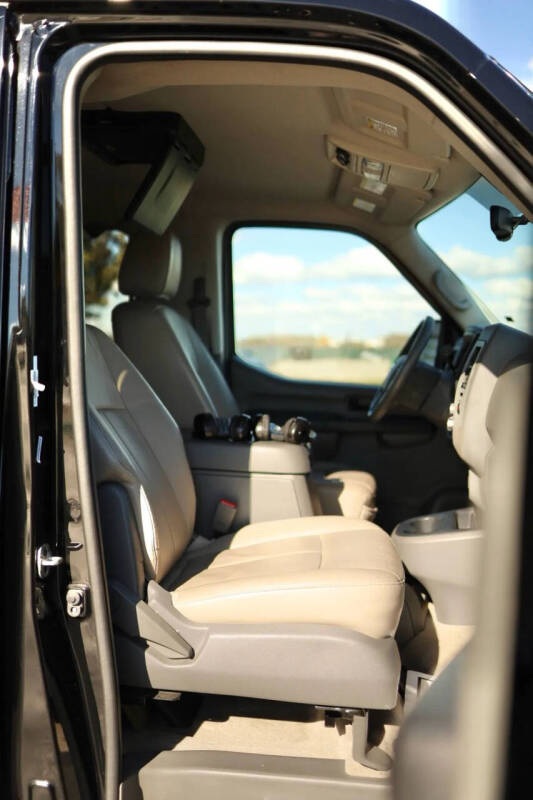 2020 Nissan NV 3500 HD SL