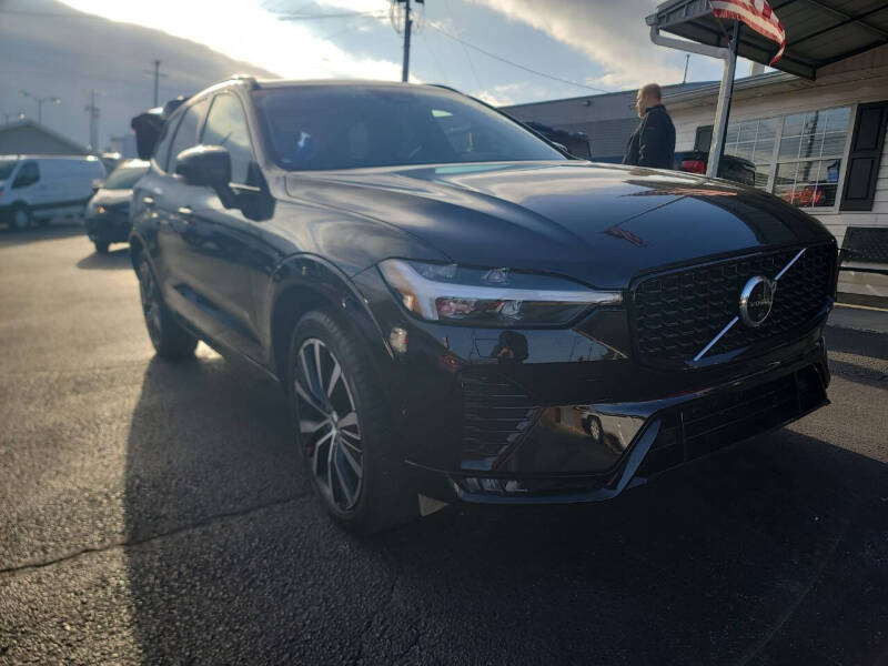 2023 Volvo XC60 Plus's photo