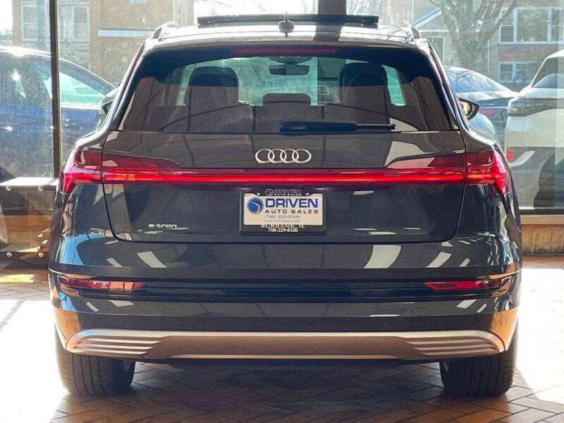 2019 Audi e-tron quattro Premium Plus