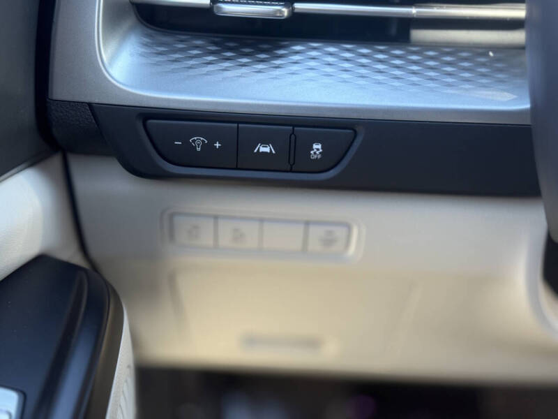 2023 Kia Carnival LX