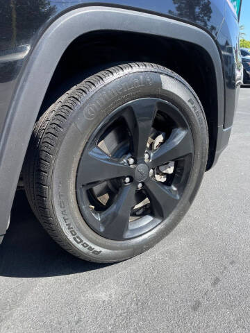 2017 Jeep Cherokee Sport