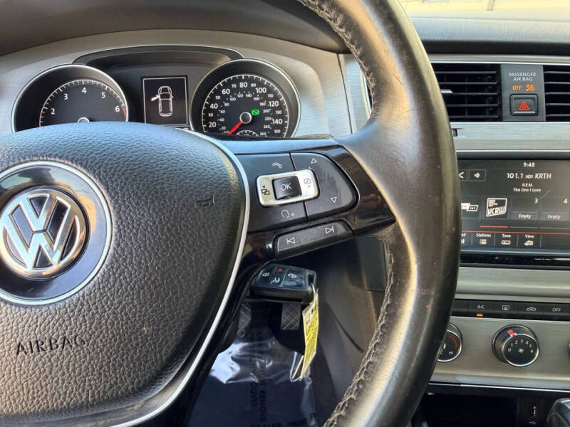 2016 Volkswagen Golf TSI SE