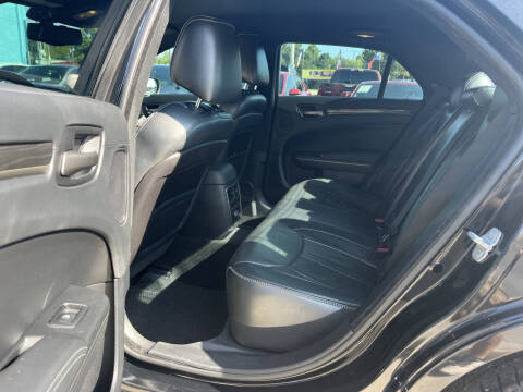 2013 Chrysler 300 C John Varvatos Limited Edition