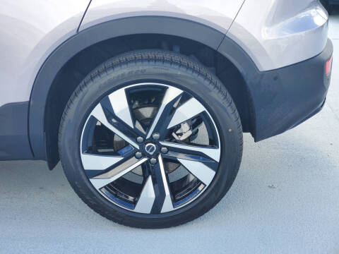 2026 Volvo XC40 B4 Plus