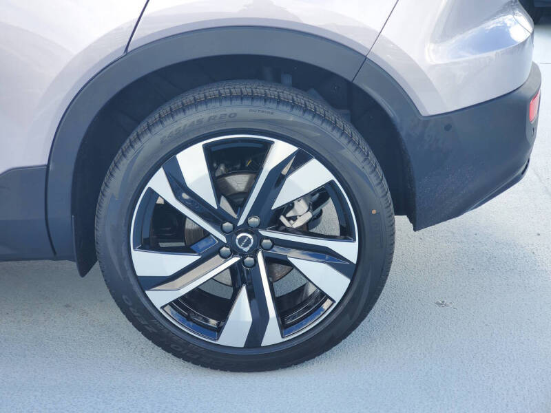 2026 Volvo XC40 B4 Plus