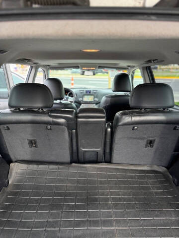 2012 Toyota Highlander SE