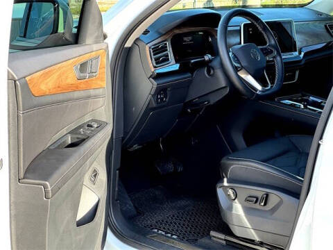 2025 Volkswagen Atlas SE