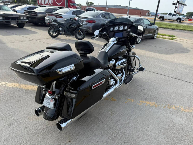 2023 Harley-Davidson Street Glide