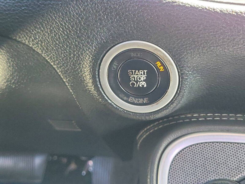 2015 Dodge Challenger SXT Plus