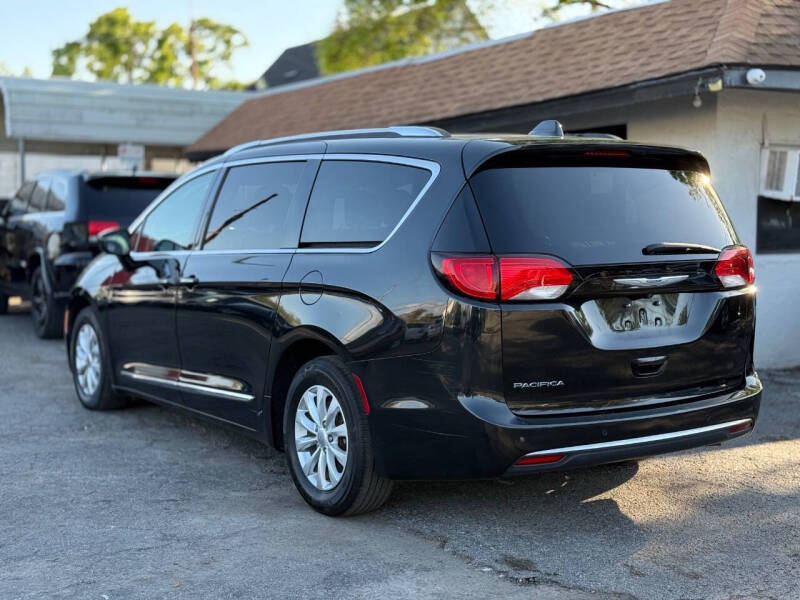2019 Chrysler Pacifica Touring L