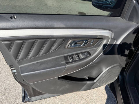 2015 Ford Taurus SEL