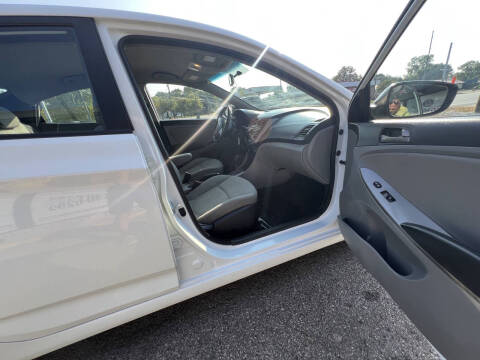 2017 Hyundai Accent SE