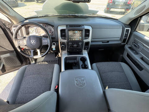 2017 RAM 1500 SLT