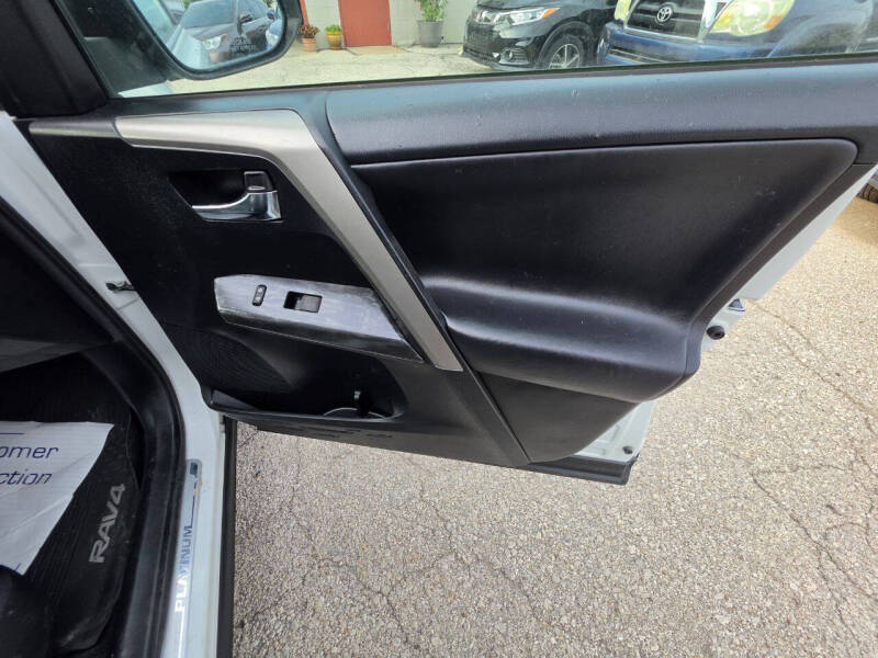 2017 Toyota RAV4 Platinum