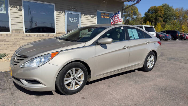 2011 Hyundai Sonata for sale at VIKING CAR CREDIT in Worthington MN