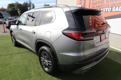 2025 GMC Acadia Elevation