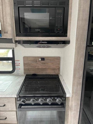 2023 Forest River Surveyor 263RKSS