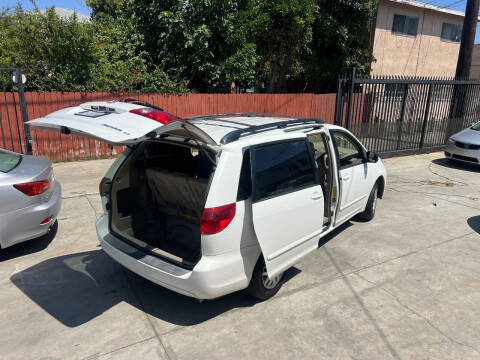2006 Toyota Sienna CE 8 Passenger