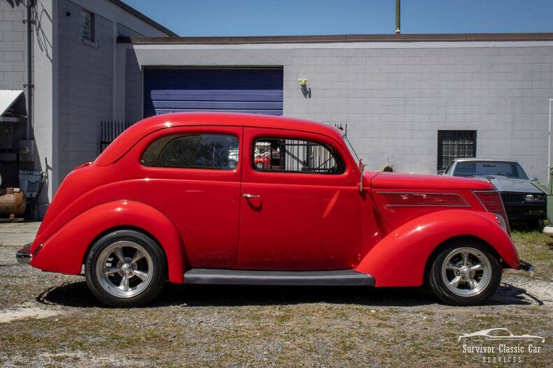 1937 Ford Tudor