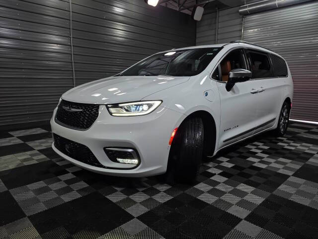 2025 Chrysler Pacifica Plug-In Hybrid Pinnacle