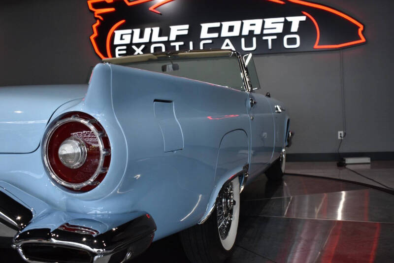 1957 Ford Thunderbird