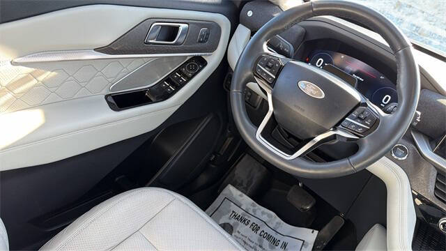 2025 Ford Explorer Platinum