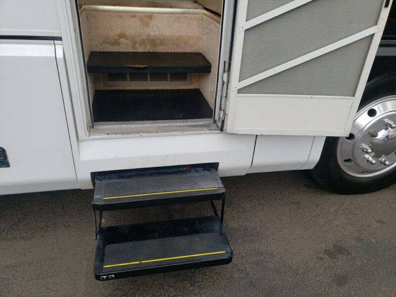 1999 Freightliner XC Chassis