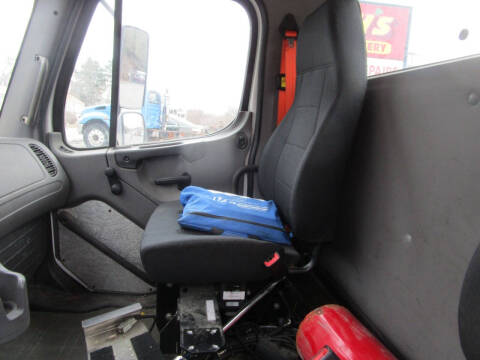 2016 Freightliner ISL 9 330