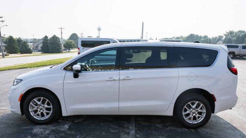 2023 Chrysler Pacifica Touring