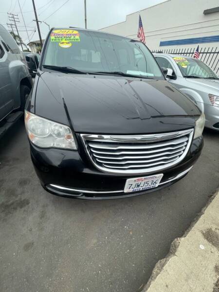 2013 Chrysler Town and Country for sale in Oxnard, CA