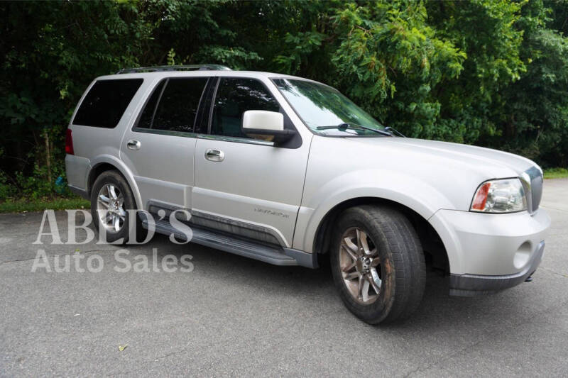 2003 Lincoln Navigator Ultimate's photo