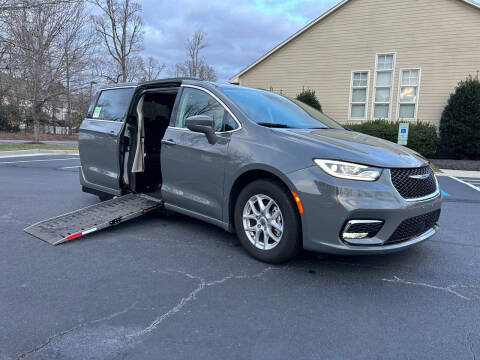 2022 Chrysler Pacifica for sale at ULTIMATE MOTORS in Midlothian VA