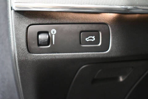 2020 Volvo XC90 T6 R-Design